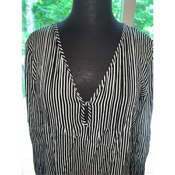 Amuse Society Stripped Top - Picture 4 of 4